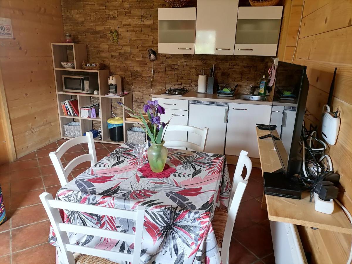 Apartma Suzy Pobegi Bagian luar foto
